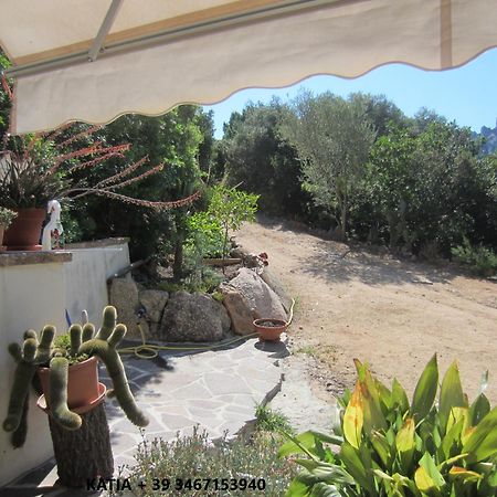 Monolocale San Pantaleo Apartment ภายนอก รูปภาพ