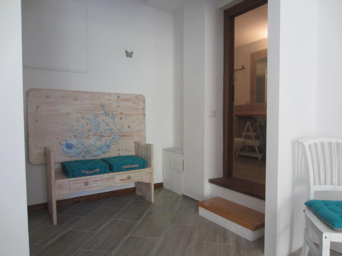 Monolocale San Pantaleo Apartment ภายนอก รูปภาพ